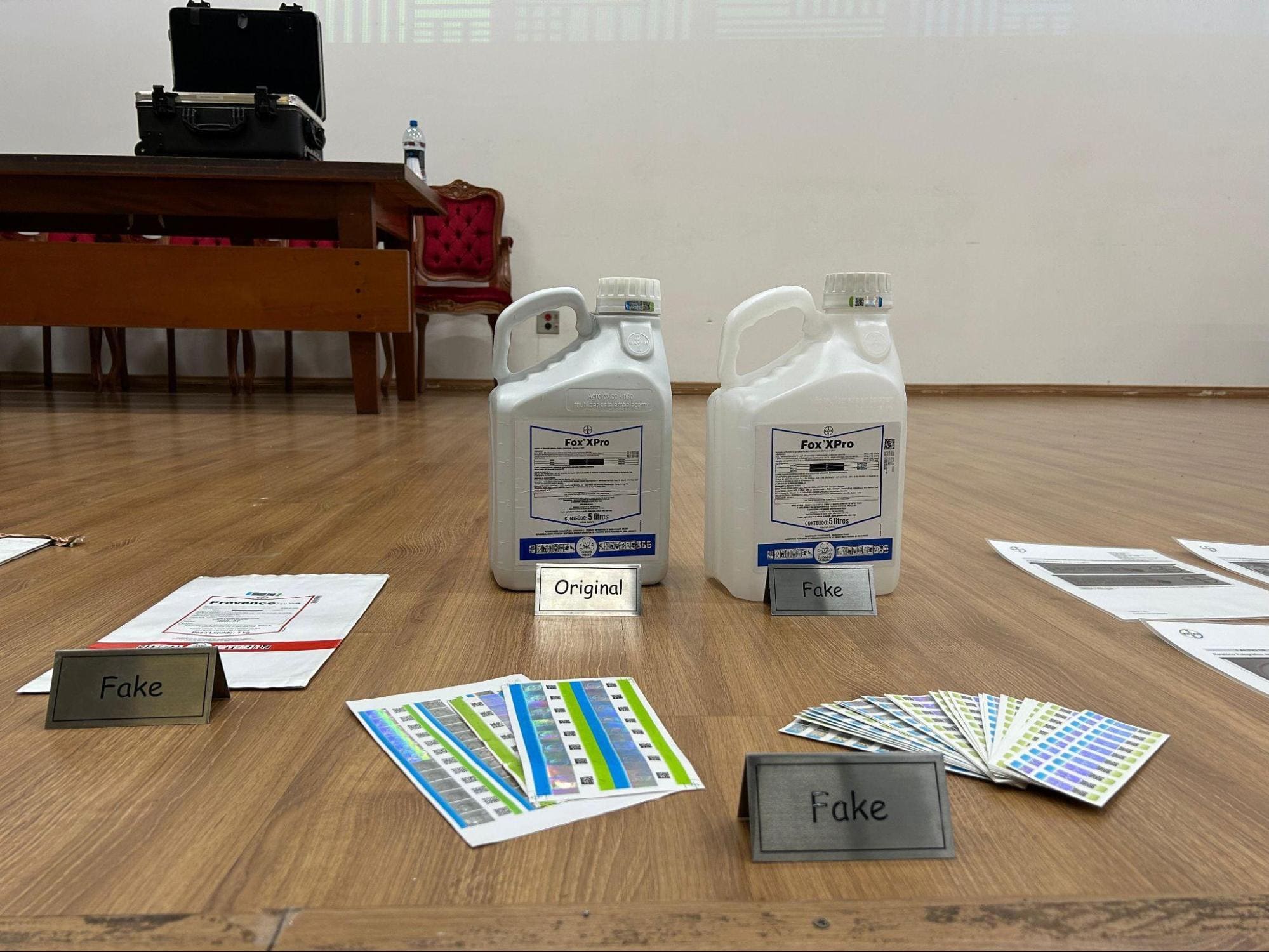 Foto de insumos agrícolas ilegais